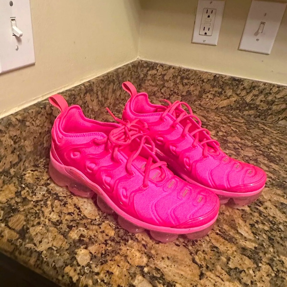 Nike Air VaporMax Plus Hyper Pink Women’s
